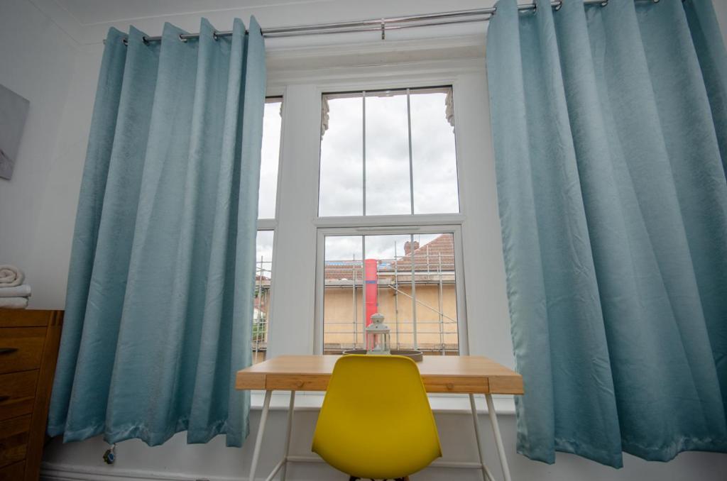 Stylish 91Sqm Victoria 2 Bedroom Apartment Bristol Eksteriør bilde